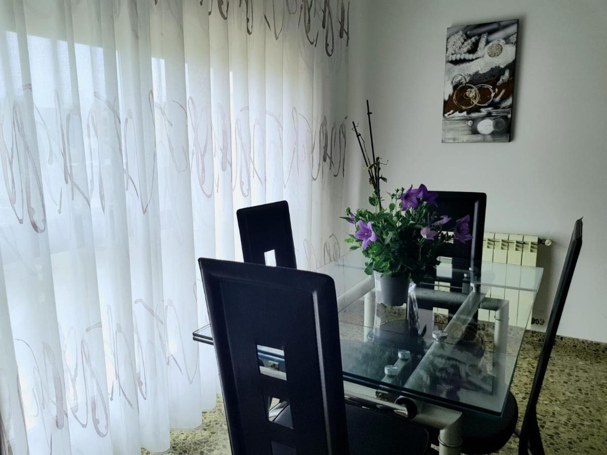 Piso Amplio De 3 Habitaciones, 2 Banos, Ascensor Y Parking Бурріана Екстер'єр фото
