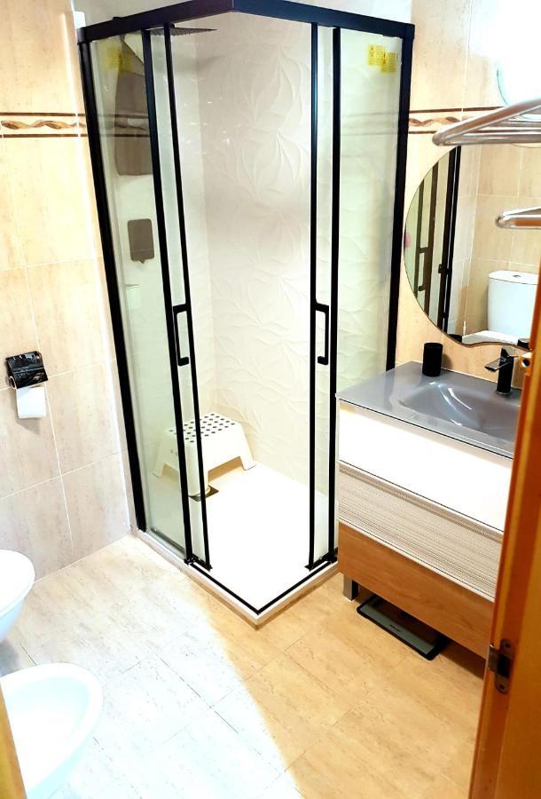 Piso Amplio De 3 Habitaciones, 2 Banos, Ascensor Y Parking Бурріана Екстер'єр фото