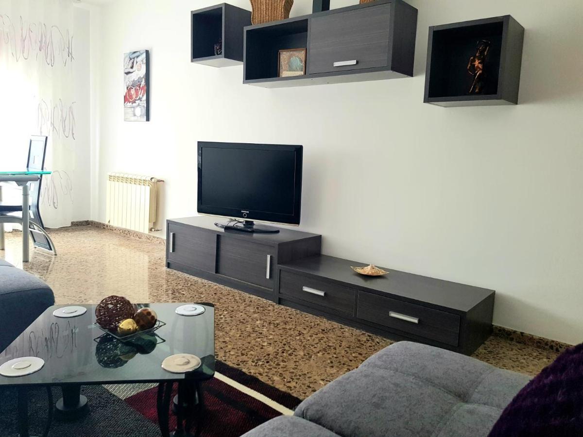 Piso Amplio De 3 Habitaciones, 2 Banos, Ascensor Y Parking Бурріана Екстер'єр фото