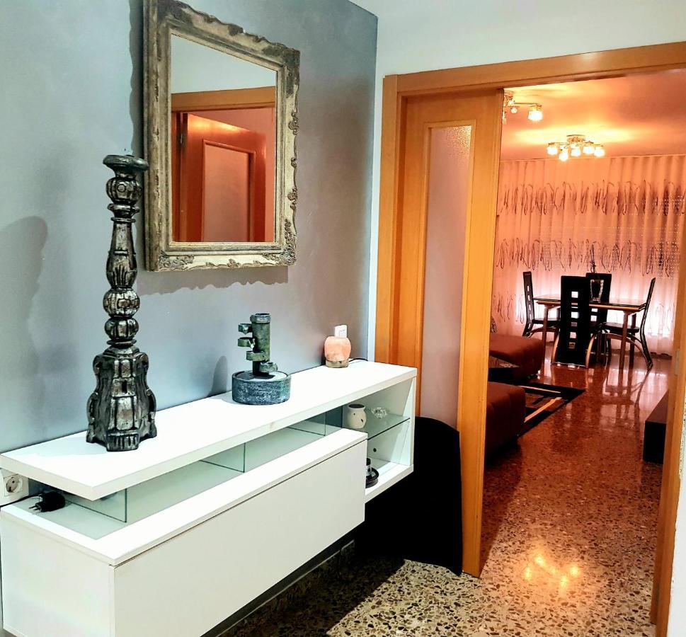 Piso Amplio De 3 Habitaciones, 2 Banos, Ascensor Y Parking Бурріана Екстер'єр фото