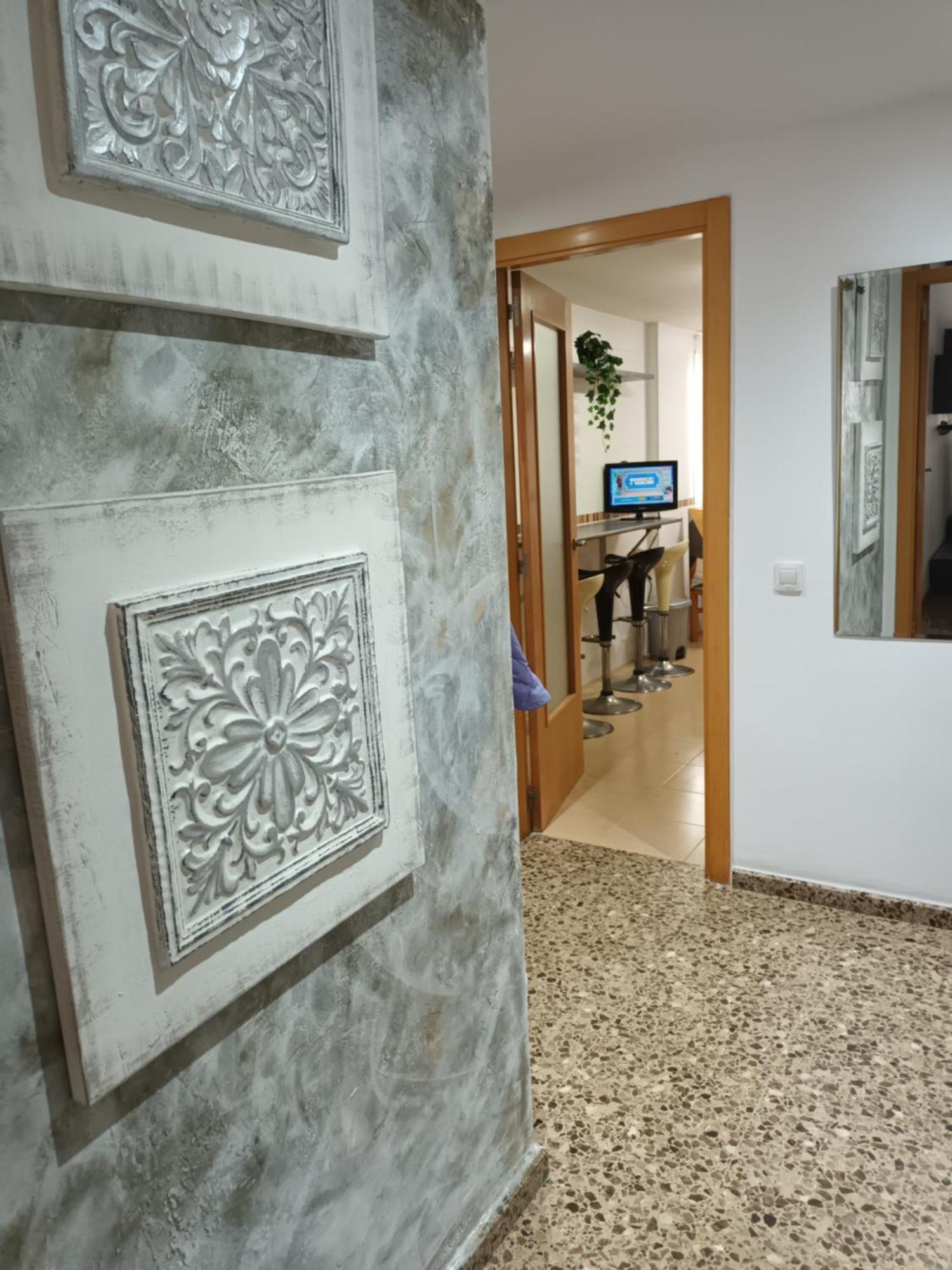 Piso Amplio De 3 Habitaciones, 2 Banos, Ascensor Y Parking Бурріана Екстер'єр фото