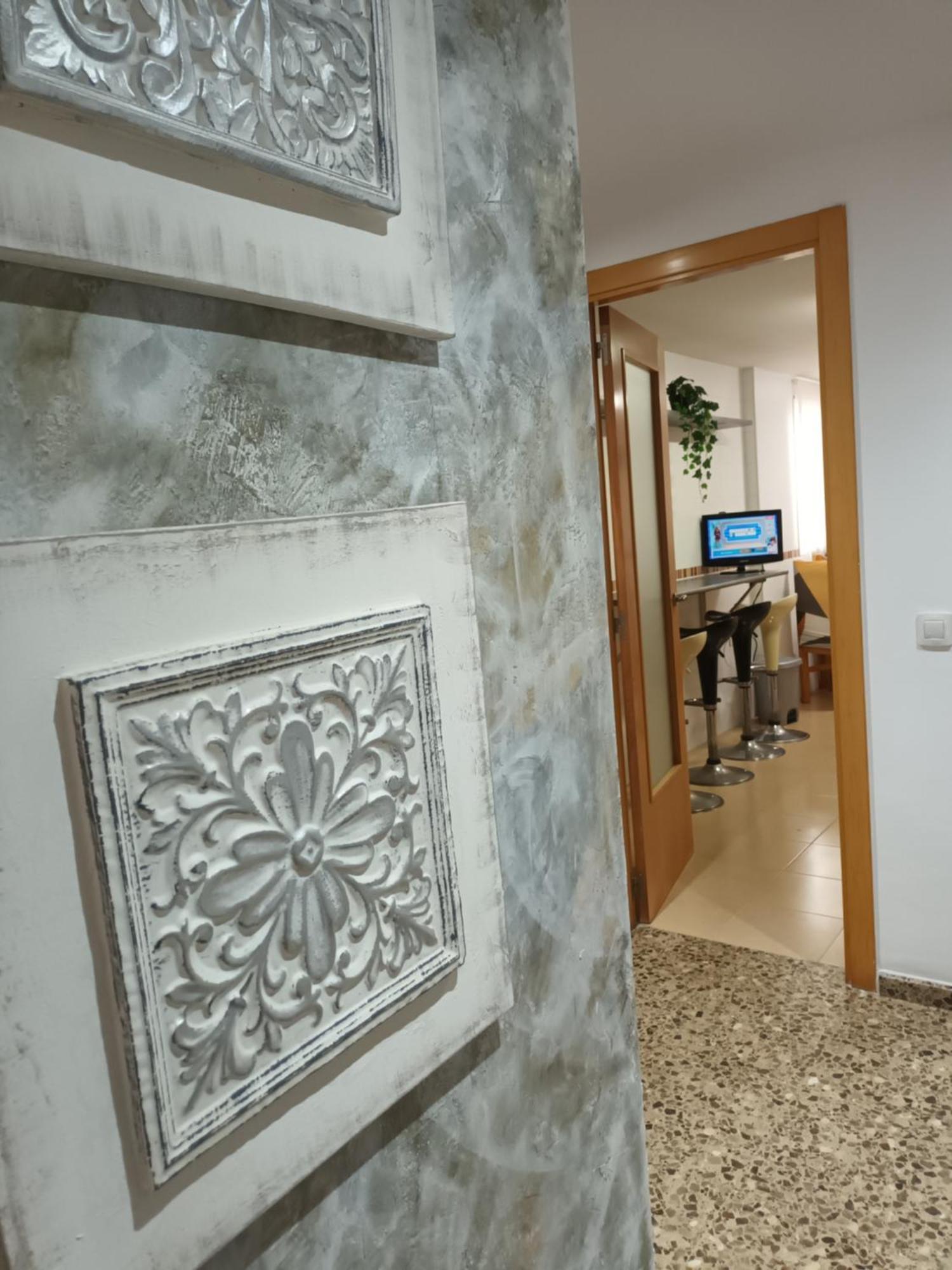 Piso Amplio De 3 Habitaciones, 2 Banos, Ascensor Y Parking Бурріана Екстер'єр фото